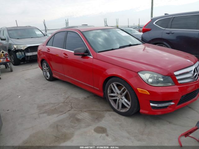 2012 MERCEDES-BENZ C 300 WDDGF8BB4CR208835