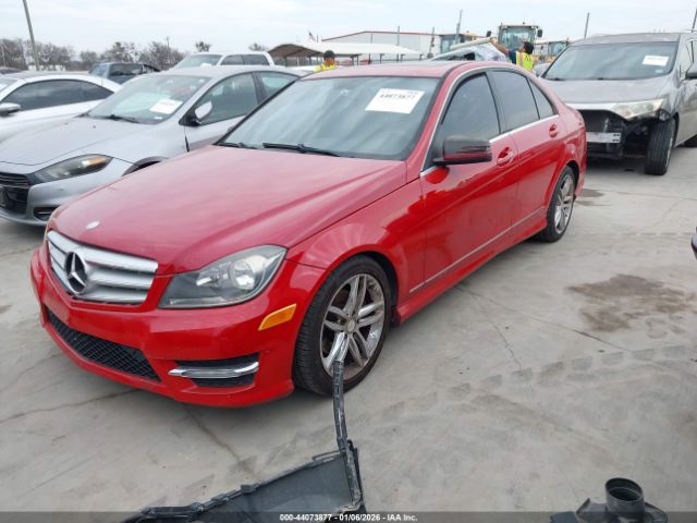 2012 MERCEDES-BENZ C 300 WDDGF8BB4CR208835 Photo 1