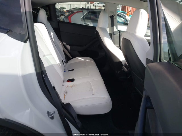 2024 TESLA MODEL Y 7SAYGDEE1RF170072 Photo 7
