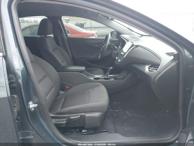 1G1ZD5ST8LF114256 Chevrolet Malibu Fwd Lt