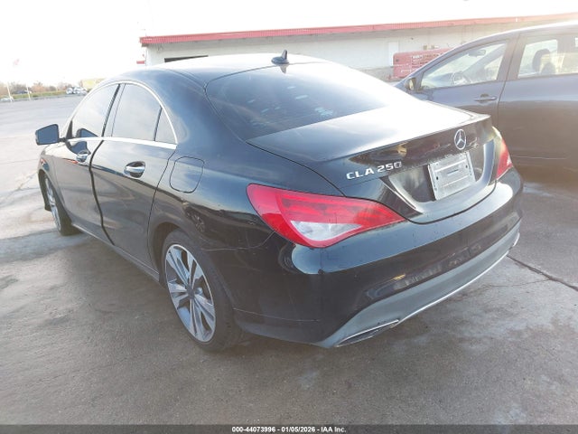 2018 MERCEDES-BENZ CLA 250 WDDSJ4EB6JN591517 Photo 2
