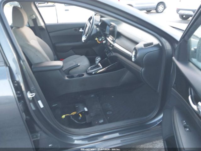 2019 KIA FORTE 3KPF34AD7KE104098 Photo 4