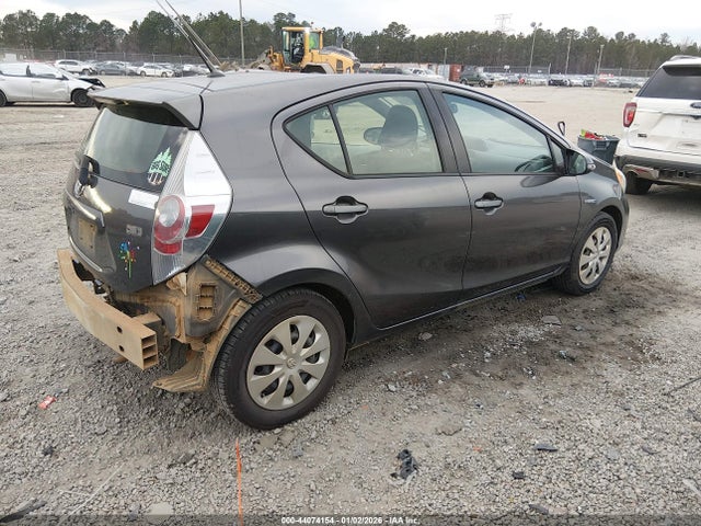 JTDKDTB3XE1573026 Toyota Prius C Two