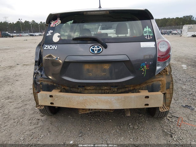 JTDKDTB3XE1573026 Toyota Prius C Two