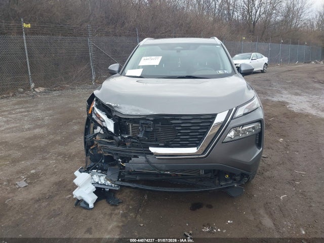 JN8BT3BB4NW335674 Nissan Rogue Sv Intelligent Awd