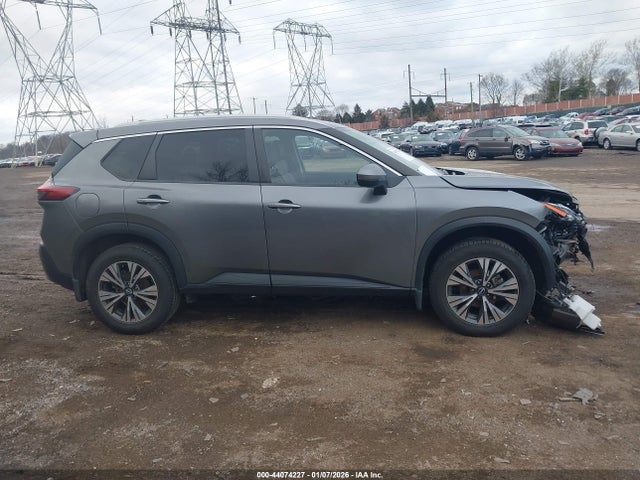 JN8BT3BB4NW335674 Nissan Rogue Sv Intelligent Awd