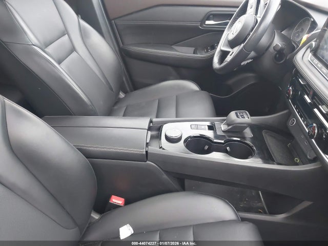 JN8BT3BB4NW335674 Nissan Rogue Sv Intelligent Awd