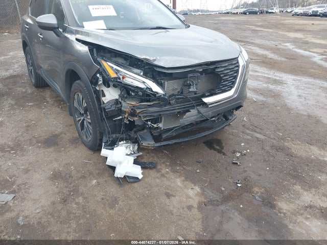 JN8BT3BB4NW335674 Nissan Rogue Sv Intelligent Awd