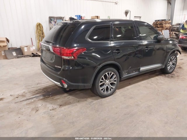 2018 MITSUBISHI OUTLANDER JA4AZ3A32JZ058123 Photo 3