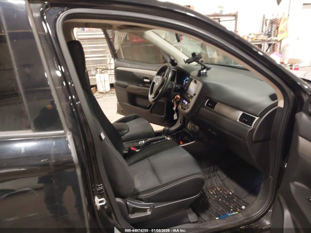 2018 MITSUBISHI OUTLANDER JA4AZ3A32JZ058123 Photo 4