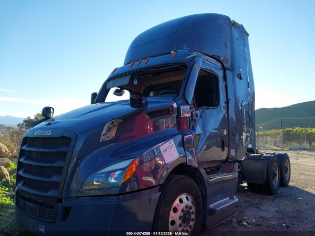 1FUJHTFW4PLNY0042 Freightliner New Cascadia 116