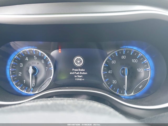 44074266 :رقم المزاد ، 2C4RC1BG4NR140001 vin ، 2022 Chrysler Pacifica Touring L مزاد بيع