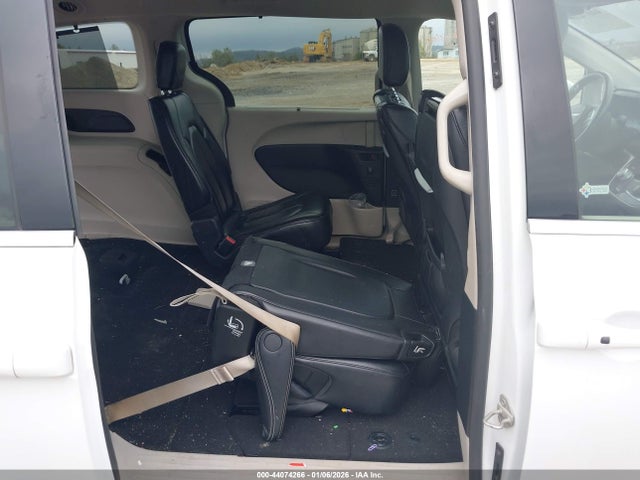 44074266 :رقم المزاد ، 2C4RC1BG4NR140001 vin ، 2022 Chrysler Pacifica Touring L مزاد بيع