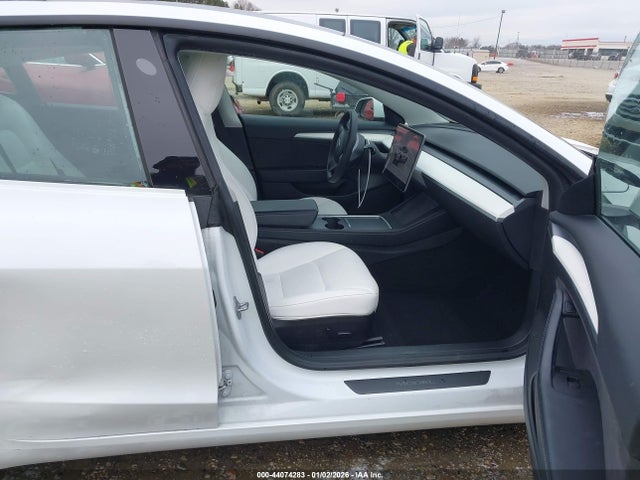 2022 TESLA MODEL 3 5YJ3E1EB1NF234946 Photo 4