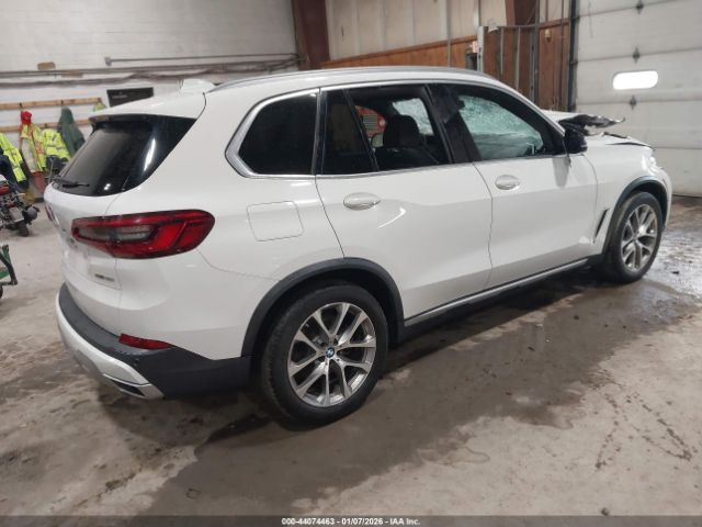 2019 BMW X5 5UXCR6C57KLL05301 Photo 3