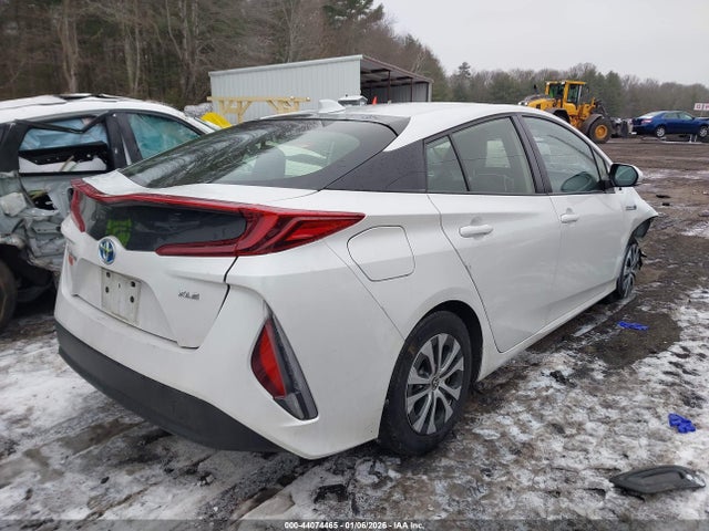 2021 TOYOTA PRIUS PRIME JTDKAMFP7M3176596 Photo 3