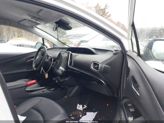 2021 TOYOTA PRIUS PRIME JTDKAMFP7M3176596 Photo 4