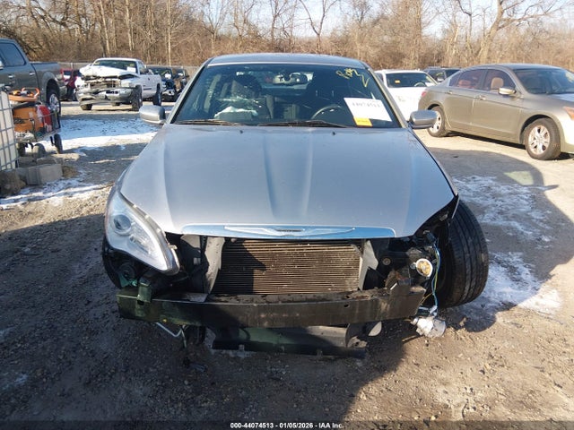 44074513 :رقم المزاد ، 1C3CCBBB9DN580053 vin ، 2013 Chrysler 200 Touring مزاد بيع