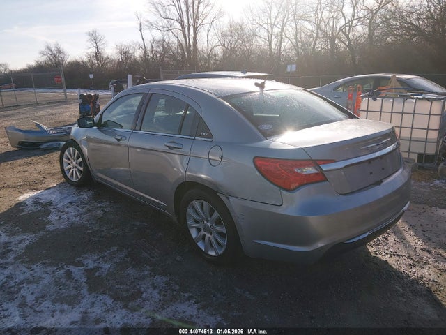 44074513 :رقم المزاد ، 1C3CCBBB9DN580053 vin ، 2013 Chrysler 200 Touring مزاد بيع