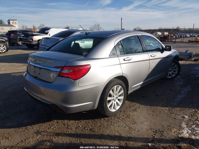44074513 :رقم المزاد ، 1C3CCBBB9DN580053 vin ، 2013 Chrysler 200 Touring مزاد بيع