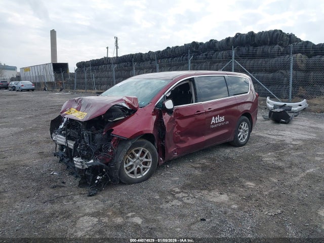 2022 CHRYSLER VOYAGER 2C4RC1CG8NR230301 Photo 1