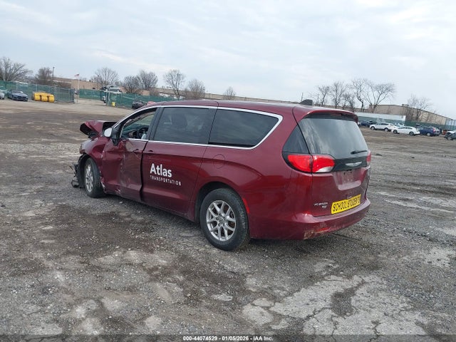 2022 CHRYSLER VOYAGER 2C4RC1CG8NR230301 Photo 2