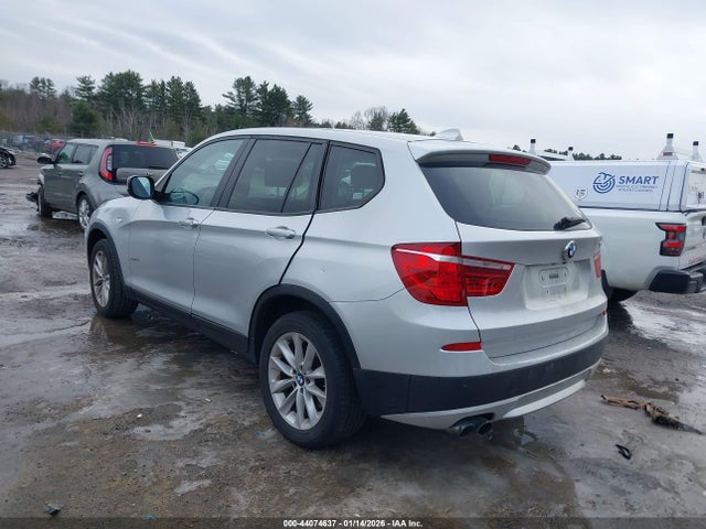 2013 BMW X3 5UXWX9C56D0A08855 Photo 2