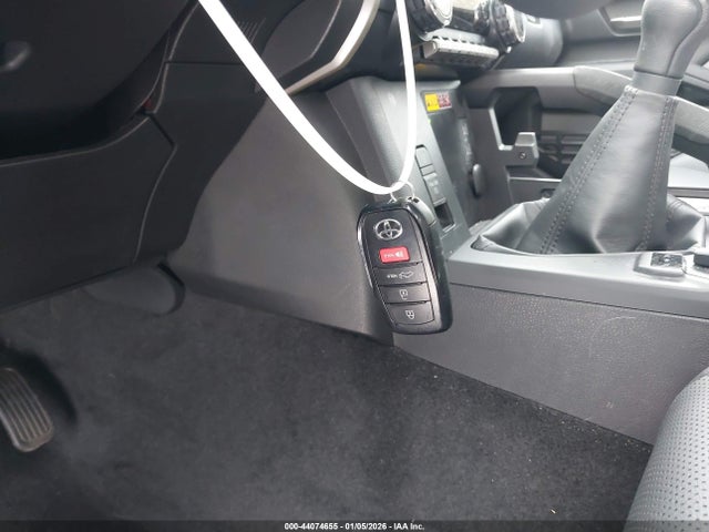 3TYLE5JN2RT058843 Toyota Tacoma Trd Off Road