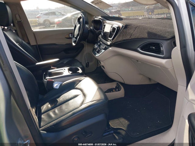 2019 CHRYSLER PACIFICA 2C4RC1EG2KR603955 Photo 4