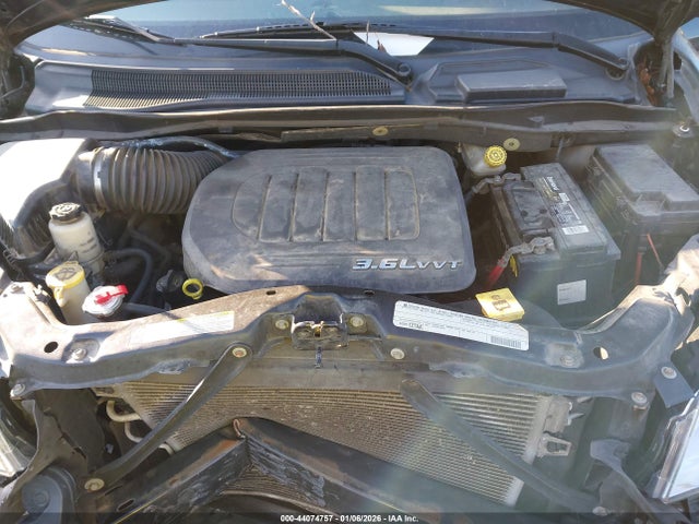 Продажа на аукционе авто 2011 Chrysler Town & Country Touring-l, vin: 2A4RR8DG2BR772411, номер лота: 44074757