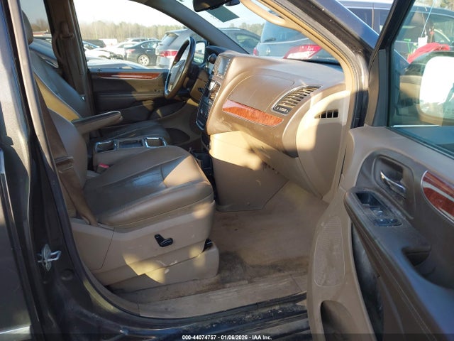 Продажа на аукционе авто 2011 Chrysler Town & Country Touring-l, vin: 2A4RR8DG2BR772411, номер лота: 44074757