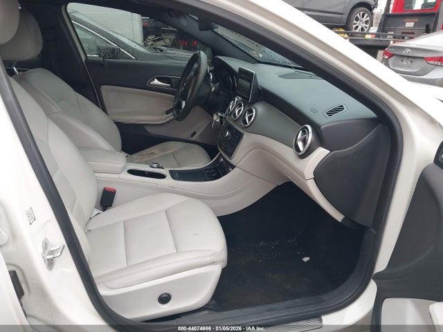 Продаж на аукціоні авто 2015 Mercedes-benz Gla 250 4matic, vin: WDCTG4GBXFJ086759, номер лоту: 44074886