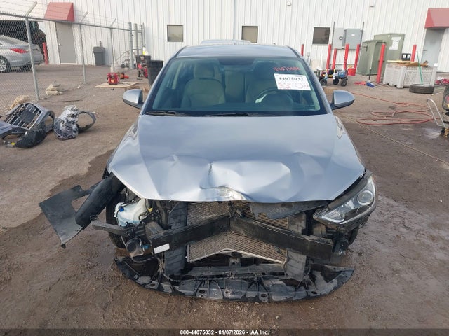 5NPD84LF4HH025595 Hyundai ELANTRA SE