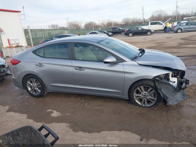5NPD84LF4HH025595 Hyundai ELANTRA SE