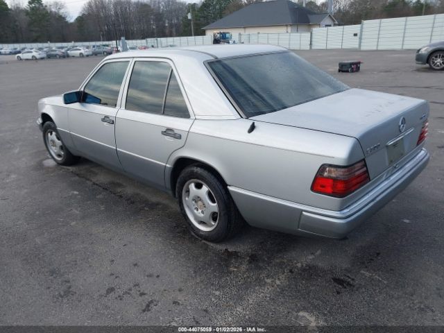 1995 MERCEDES-BENZ E WDBEB31E4SC246190 Photo 2