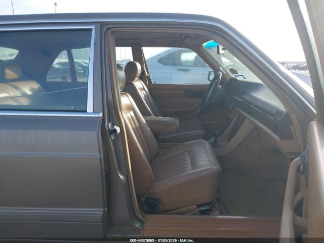 1987 MERCEDES-BENZ 300 WDBCB25D7HA326123 Photo 4