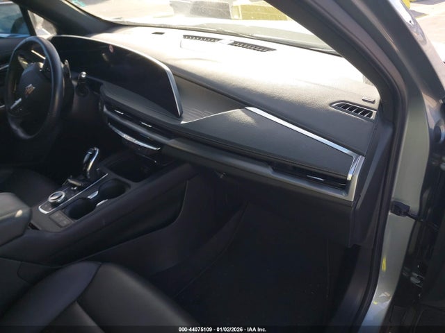 2025 CADILLAC XT4 1GYFZCR42SF153996 Photo 4