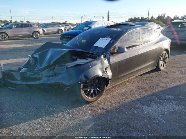 2025 TESLA MODEL 3 5YJ3E1EA1SF013401 Photo 1