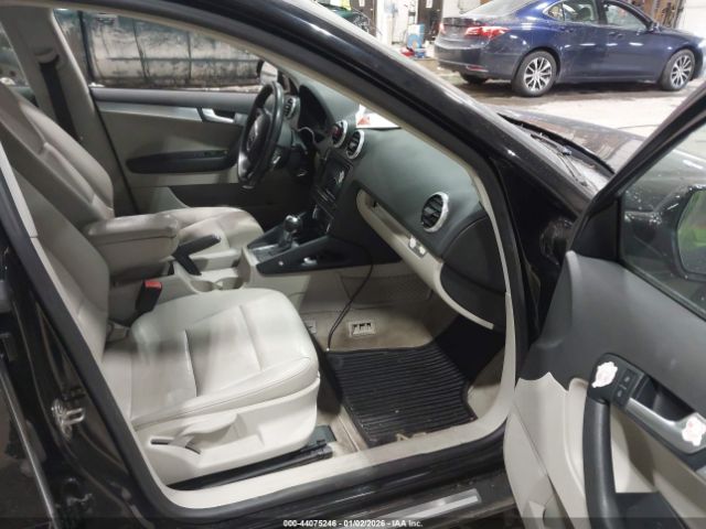 2012 AUDI A3 WAUMFAFM3CA102078 Photo 4