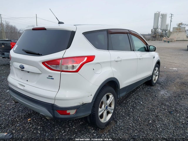 1FMCU9GX0GUA76616 Ford ESCAPE SE