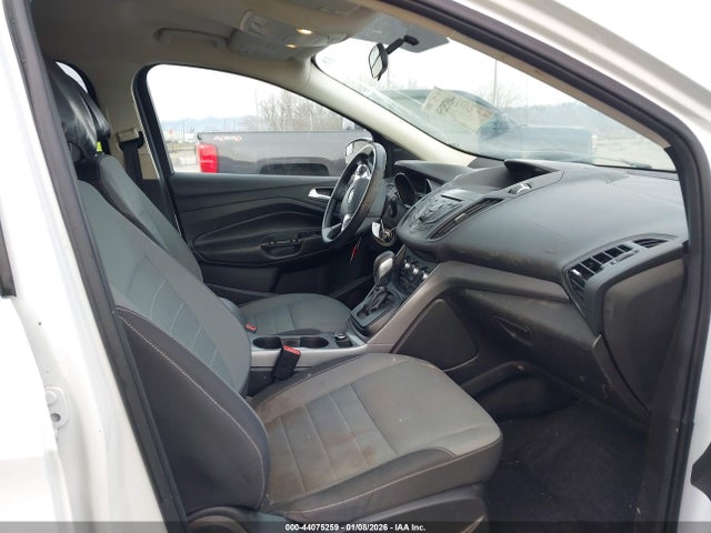 1FMCU9GX0GUA76616 Ford ESCAPE SE