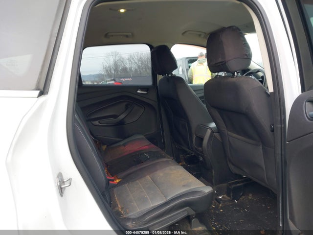 1FMCU9GX0GUA76616 Ford ESCAPE SE