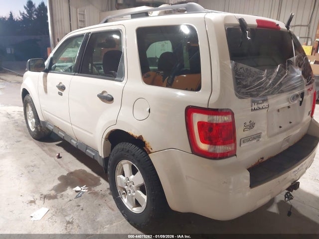 2011 FORD ESCAPE 1FMCU9DG2BKB84213 Photo 2