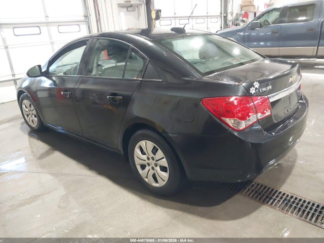 1G1PA5SH9F7151066 Chevrolet Cruze Ls Auto