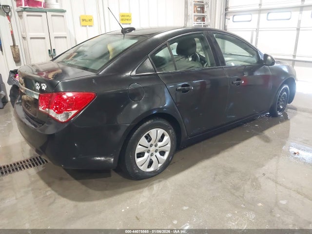 1G1PA5SH9F7151066 Chevrolet Cruze Ls Auto