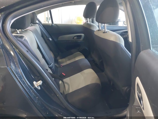 1G1PA5SH9F7151066 Chevrolet Cruze Ls Auto