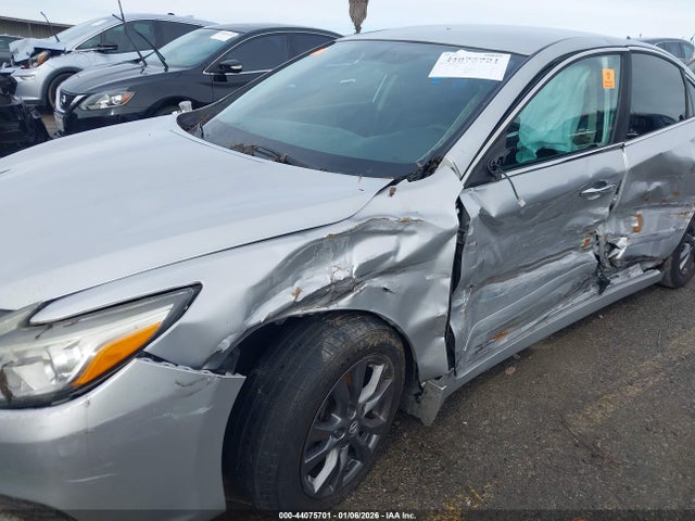 1N4AL3AP0HN305270 Nissan Altima 2.5 S