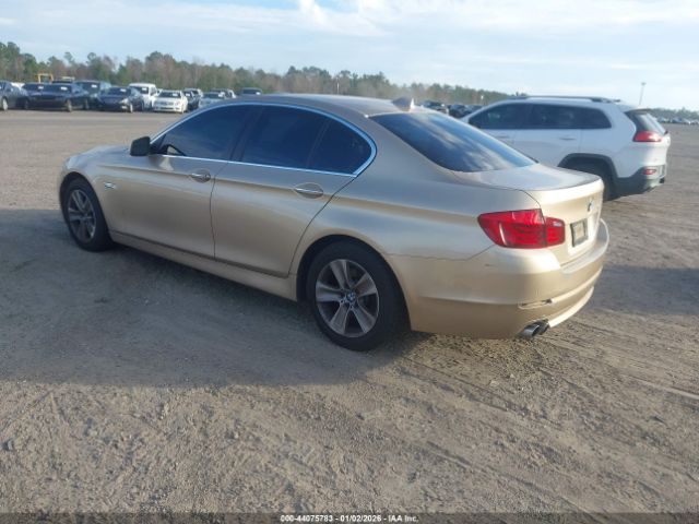 2011 BMW 528I WBAFR1C54BC741831 Photo 2