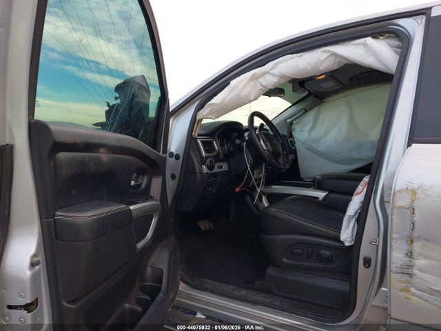 2019 NISSAN TITAN XD 1N6BA1F40KN511684 Photo 4