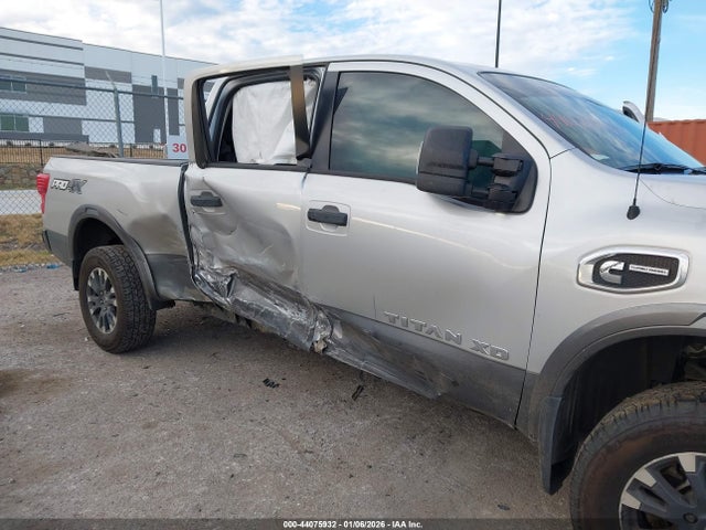 2019 NISSAN TITAN XD 1N6BA1F40KN511684 Photo 5
